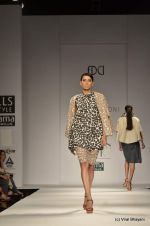 Model walk the ramp for Ashish Soni Show at Wills Lifestyle India Fashion Week 2012 day 4 on 9th Oct 2012 (7).JPG